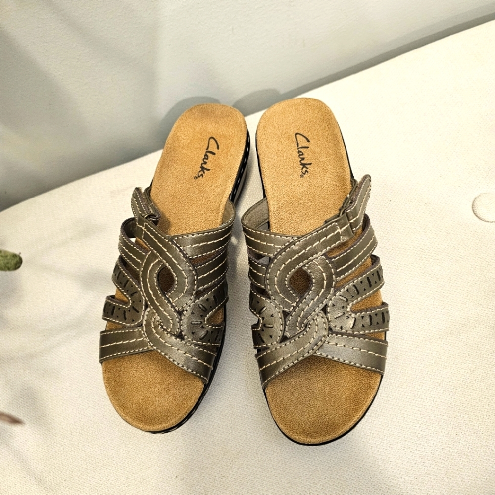 Clarks Pewter Leather Women's Cove Sandals